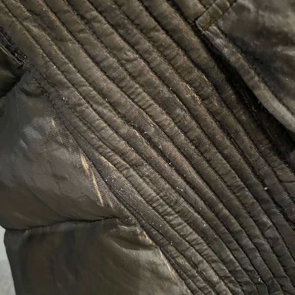 Burberry Women's Dark Brown Puffer Coat XS (needs repairs) - Picture 7 of 12